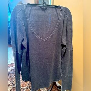 Lucky Brand grey long sleeve cotton/poly top. ❣️